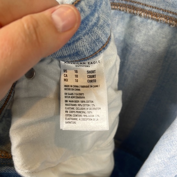 American Eagle 90s Boyfriend Jeans Size 10 Short - Picture 3 of 7